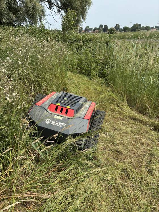Robotmaaier op rupsbanden